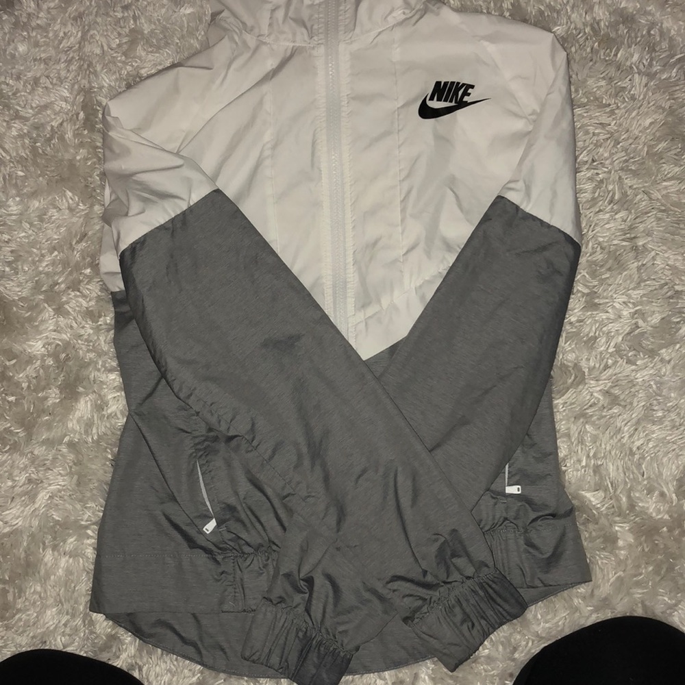 Nike wind breaker